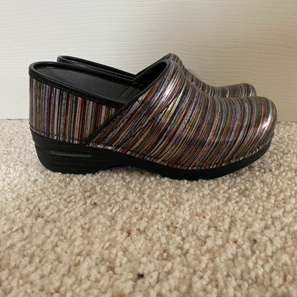 Dansko Shoes - Dansko clogs